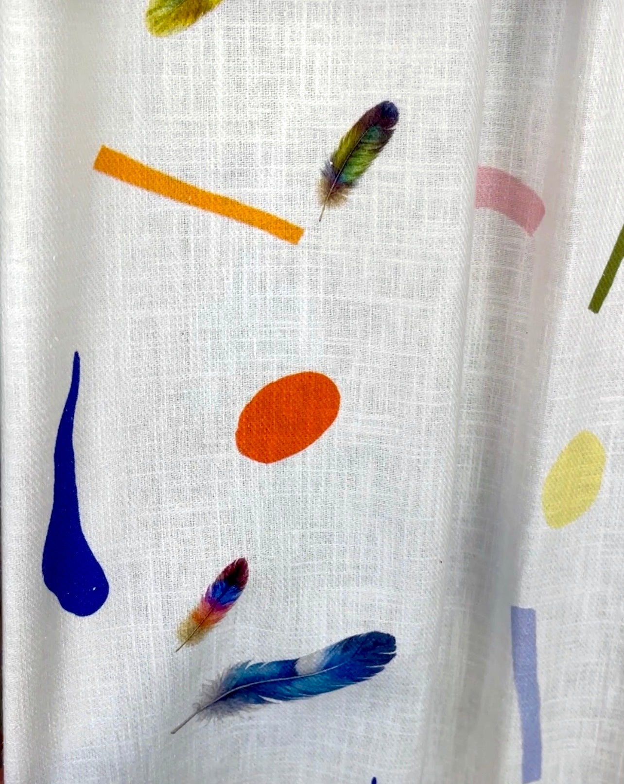 Curtain: Fancy Feathers